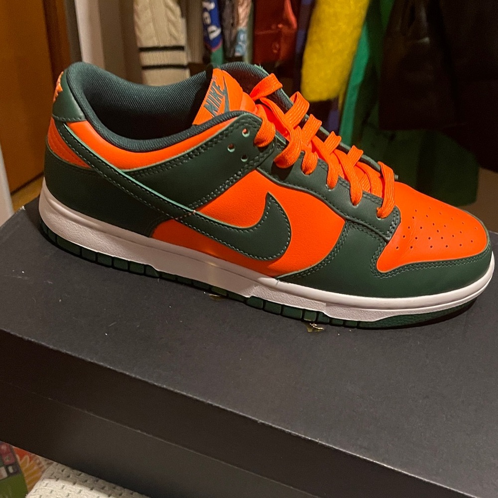 Nike Men's Low-Top Sneakers in Orange and Dark Green